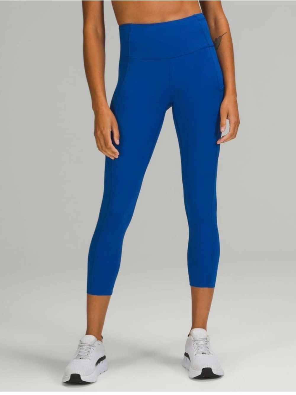 Lululemon Fast and Free High-Rise Crop 23"
Symphony Blue